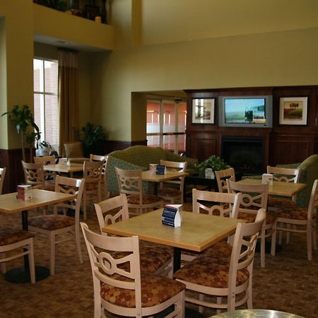 Hampton Inn & Suites Gainesville Restaurace fotografie